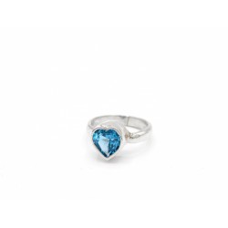Anello HEART in argento 925 con topazio azzurro a forma di cuore - valentinadomenichelli.com